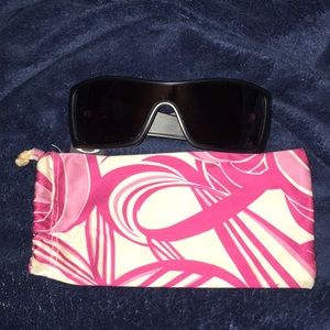 Breast cancer awareness limited-edition Oakley’s
